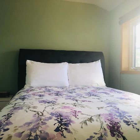 Midnight Sun Vacation Home Whitehorse Eksteriør bilde