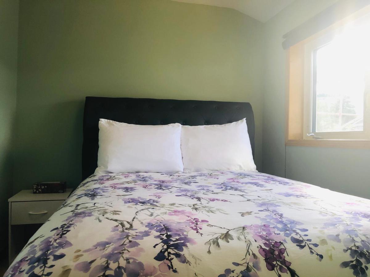 Midnight Sun Vacation Home Whitehorse Eksteriør bilde